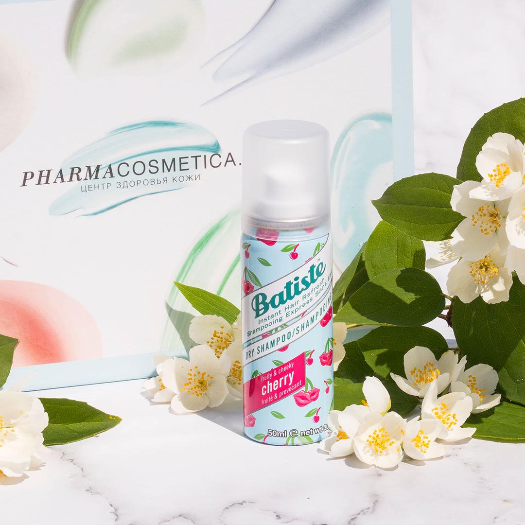 Лучшая косметика у нас! - Сухой шампунь Batiste @batisterussia Cherry из нашей коробочки #PharmaBeautyBox - легендарное средство с ароматом вишни, предназначенное для быстрого придания волосам свежест...