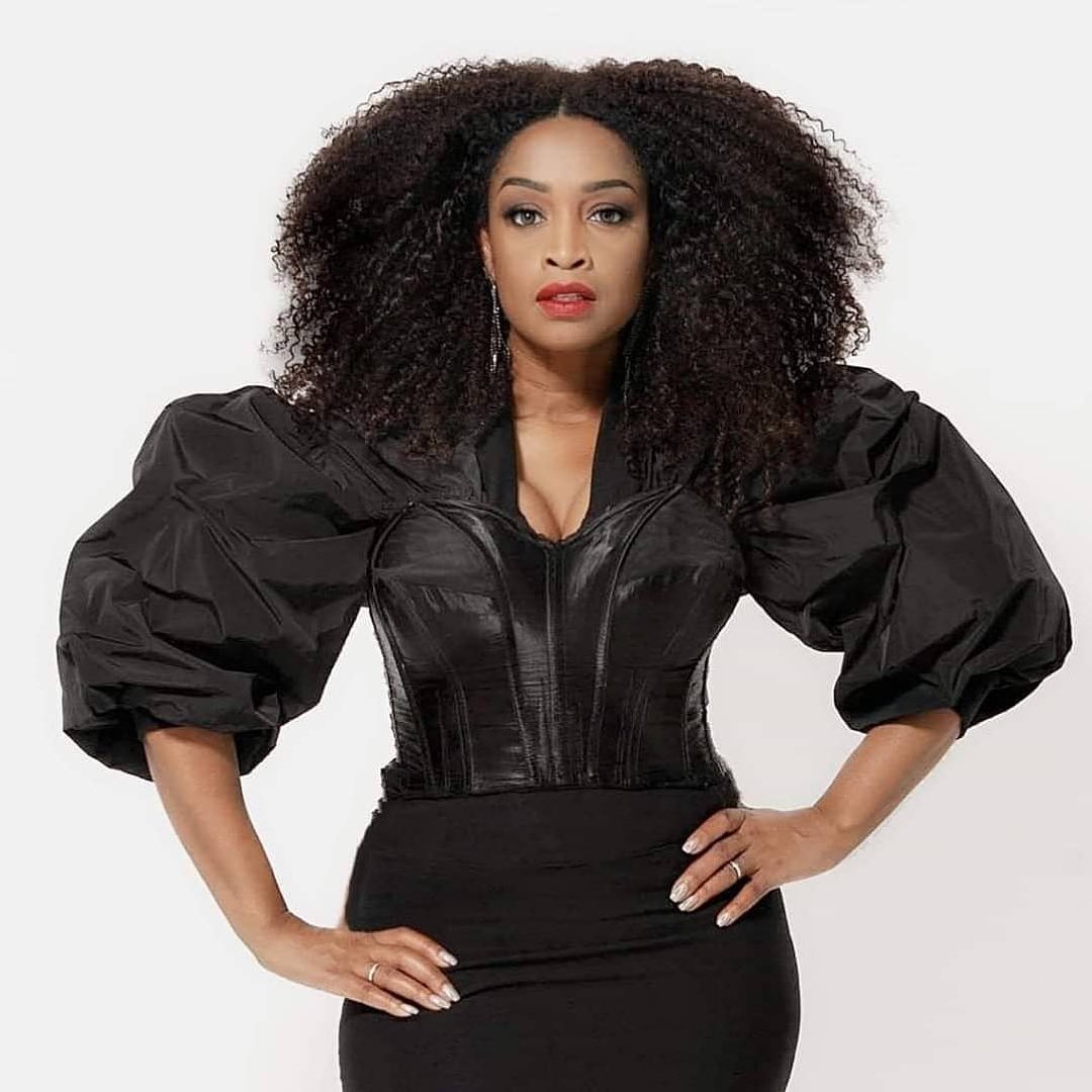Marc Anthony Hair Care - To celebrate #CanadaDay, We are sharing some Canadian babes that we ❤️❤️❤️
@janetjacksonhairstylist
@tarasigari
@dawnealiza
@glamzilla
@christinechobeauty
@hemali.mistry