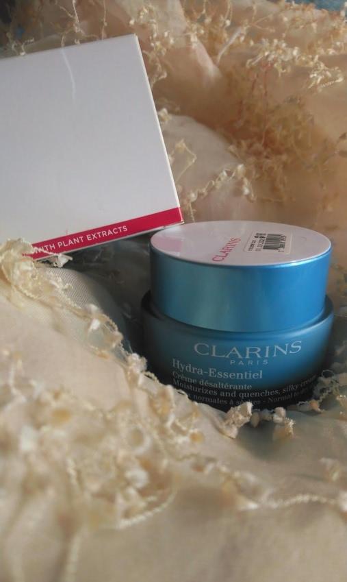 Увлажняющий крем Hydra-Essentiel от Clarins. Действительно ли он отвечает всем заявленным свойствам?1 Увлажняющий крем Hydra-Essentiel от Clarins. Действительно ли он отвечает всем заявленным свойствам?