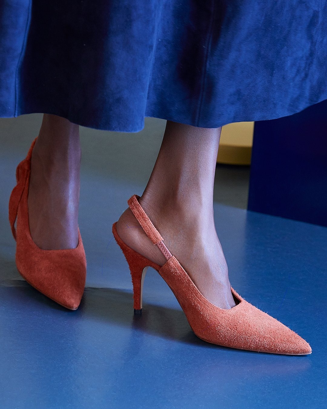 THE OUTNET - We're peachy keen on these @victoriabeckham heels. 

Shop all your favorite Instagram looks, just visit #linkinbio"