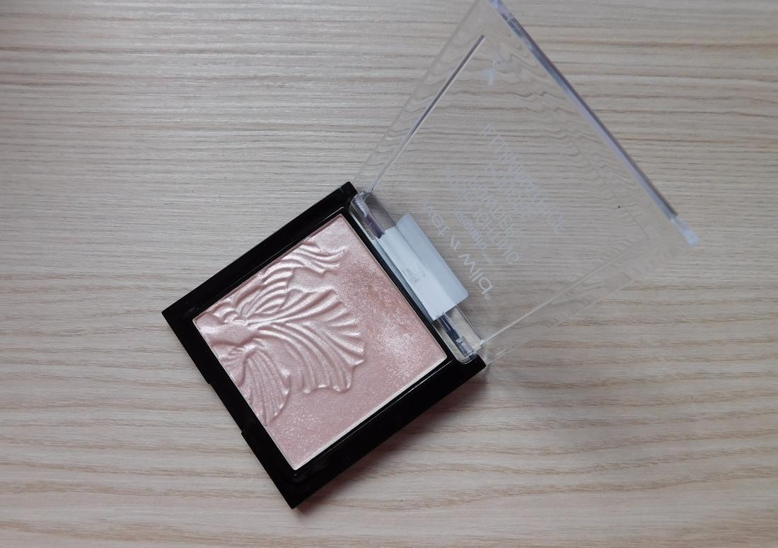 Хайлайтер Wet`n`Wild в оттенке E319B Blossom Glow - отзыв2 Хайлайтер Wet`n`Wild в оттенке E319B Blossom Glow