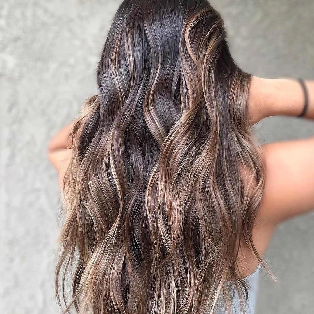 Schwarzkopf Professional - Did someone order a mocha latte?
☕️

*Formula* 👉
@amberraynbeautyco rooted with
#IGORAVIBRANCE 5-0 + 6-12 for
this stunning brunette balayage!

#IGORA #MOREVIBRANCE
#haircol...