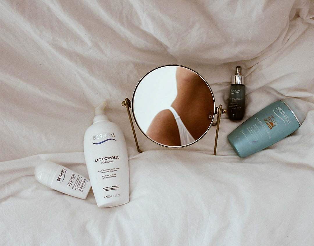 BIOTHERM - From head to toe, @jennynesse has her summer essentials ready to go! 

What is in your summer bag? Tell us below! 

#Biotherm #BiothermFamily #summerskin