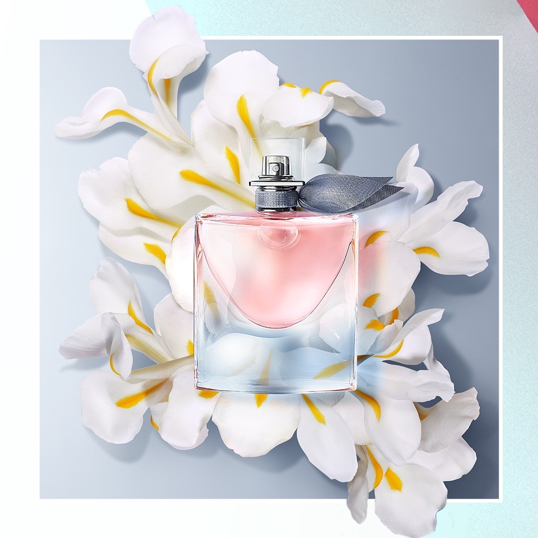 Lancôme Official - Elegant and sweet? You’ll love the generous and uplifting notes of Iris and Jasmin encapsulated in our iconic La Vie Est Belle Eau de Parfum. 
#Lancome #LaVieEstBelleIntensement #La...