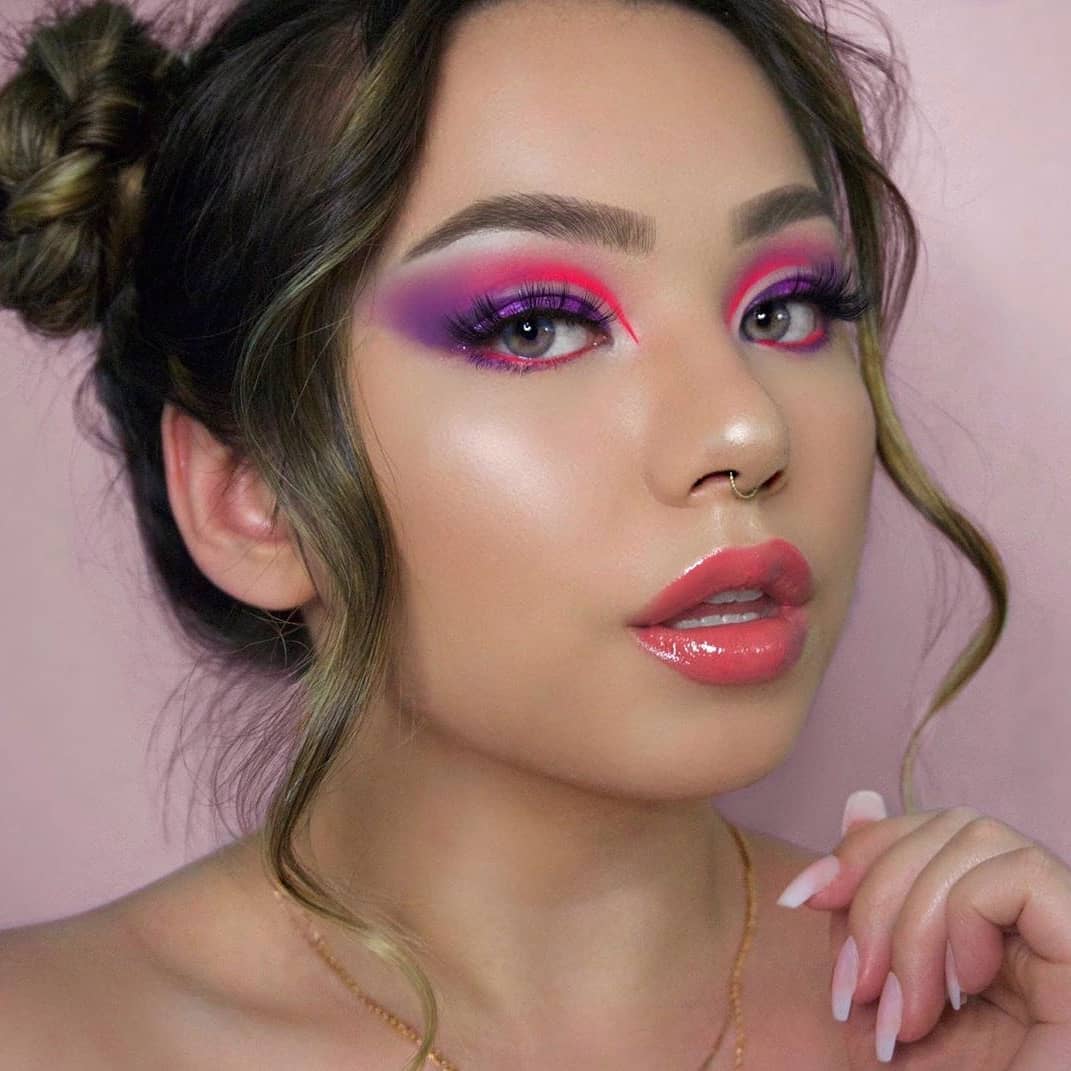 theBalm Cosmetics - Mary Lou-Manizer has the pinks and purples poppin'. Leave a 💗 or 💜 in the comments below. #Highlighter @kaylalauriemua