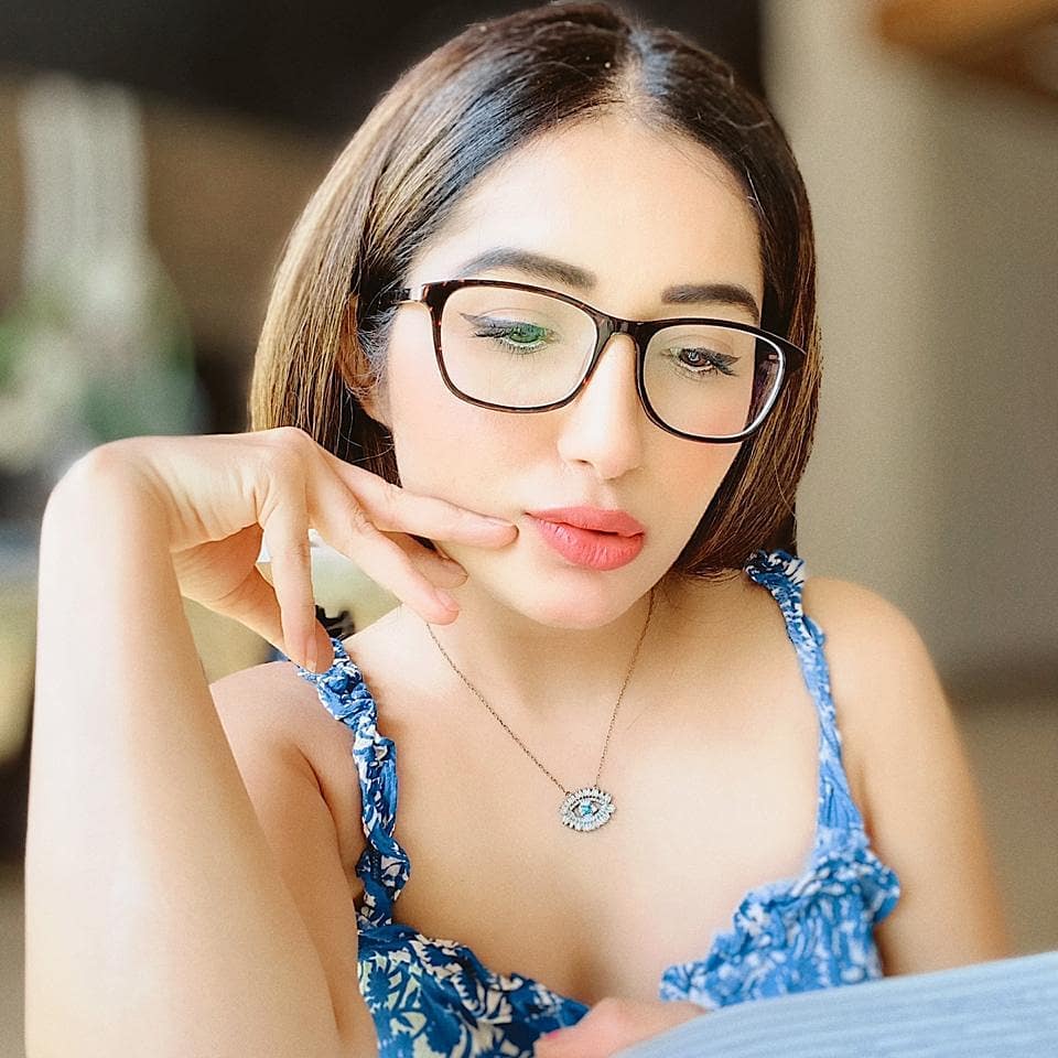 LENSKART. Stay Safe, Wear Safe - On to your favourite book? 
These nerdy glasses will complete the look!

@tanvisukharam 

🔎138556

#Mission2020 #2020Vision #LenskartEyewear #LiveInLenskart #Monsoon #...