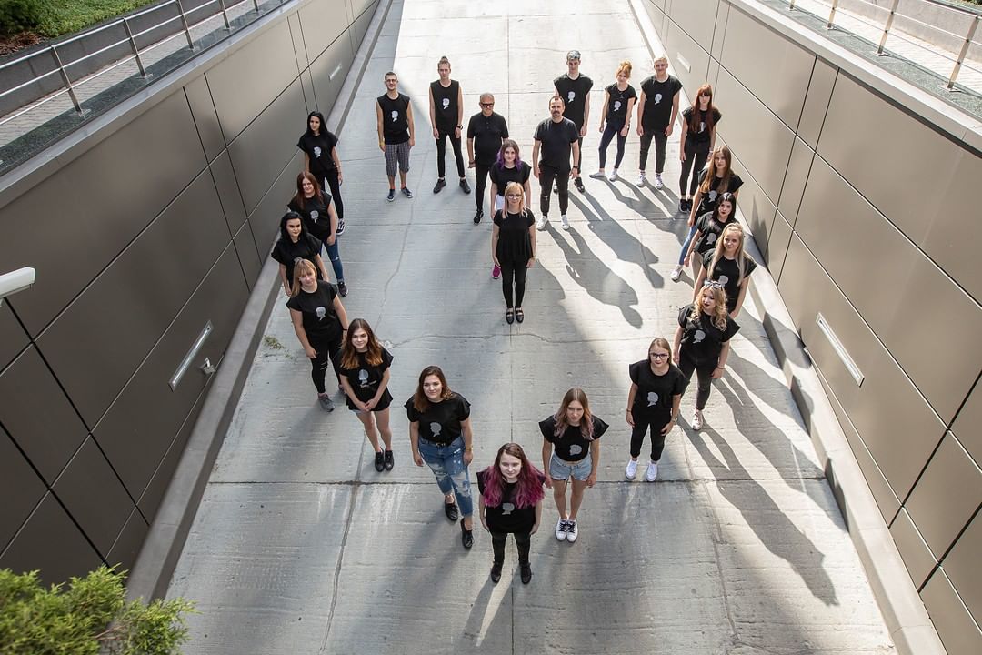 Schwarzkopf Professional - Postcards from #ShapingFutures: ✂️ Currently our worldwide training sessions are paused, but we can't wait to continue our journey soon – empowering young people by teaching...