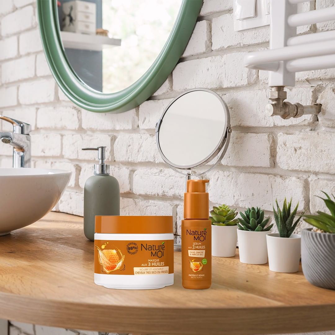 Naturé Moi - Naturé Moi a combiné trois huiles BIO ainsi que du miel BIO pour nourrir et assouplir les cheveux très secs ou frisés. 😍✌ #naturemoi #naturémoi #madeinfrance #naturel #biodegradable... Naturé Moi - Naturé Moi a combiné trois huiles BIO ainsi que du miel BIO pour nourrir et assouplir les cheveux très secs ou frisés. 😍✌ #naturemoi #naturémoi #madeinfrance #naturel #biodegradable...
