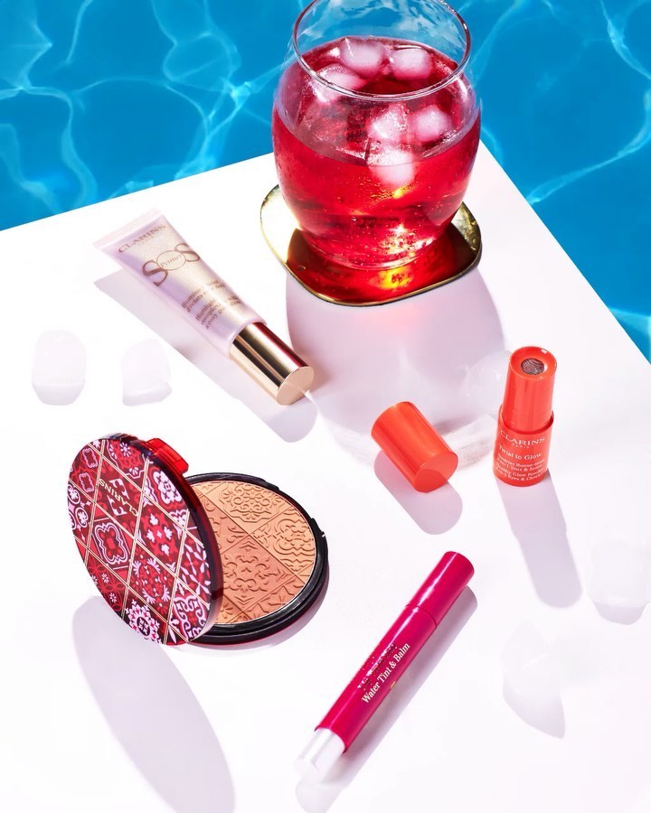 Clarins Russia - Встречайте лето вместе с нашей лимитированной коллекцией макияжа Sunkissed! 🌊
🌞 Создайте золотистый сияющий тон с базой под макияж SOS Primer.
🌞 Придайте коже лёгкий естест...