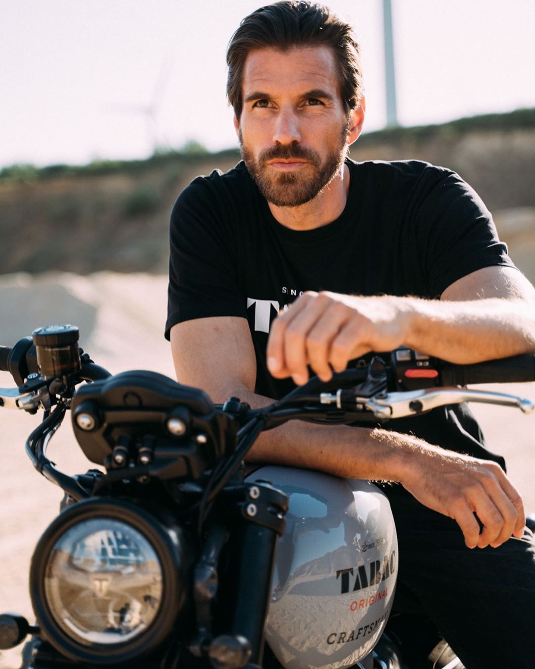 TABAC Fragrances - Life happens at the end of your comfort zone 🙌
————————
.
.
.
.
.
#tabac #tabacoriginal #tabacoriginalcraftsman #scrambler #triumph #craftsman #crafting #building #steel #tabacfragr...
