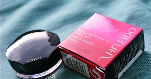 And again, eye shadow Shiseido Makeup Shimmering Cream Eye Color SV810 Tin - review