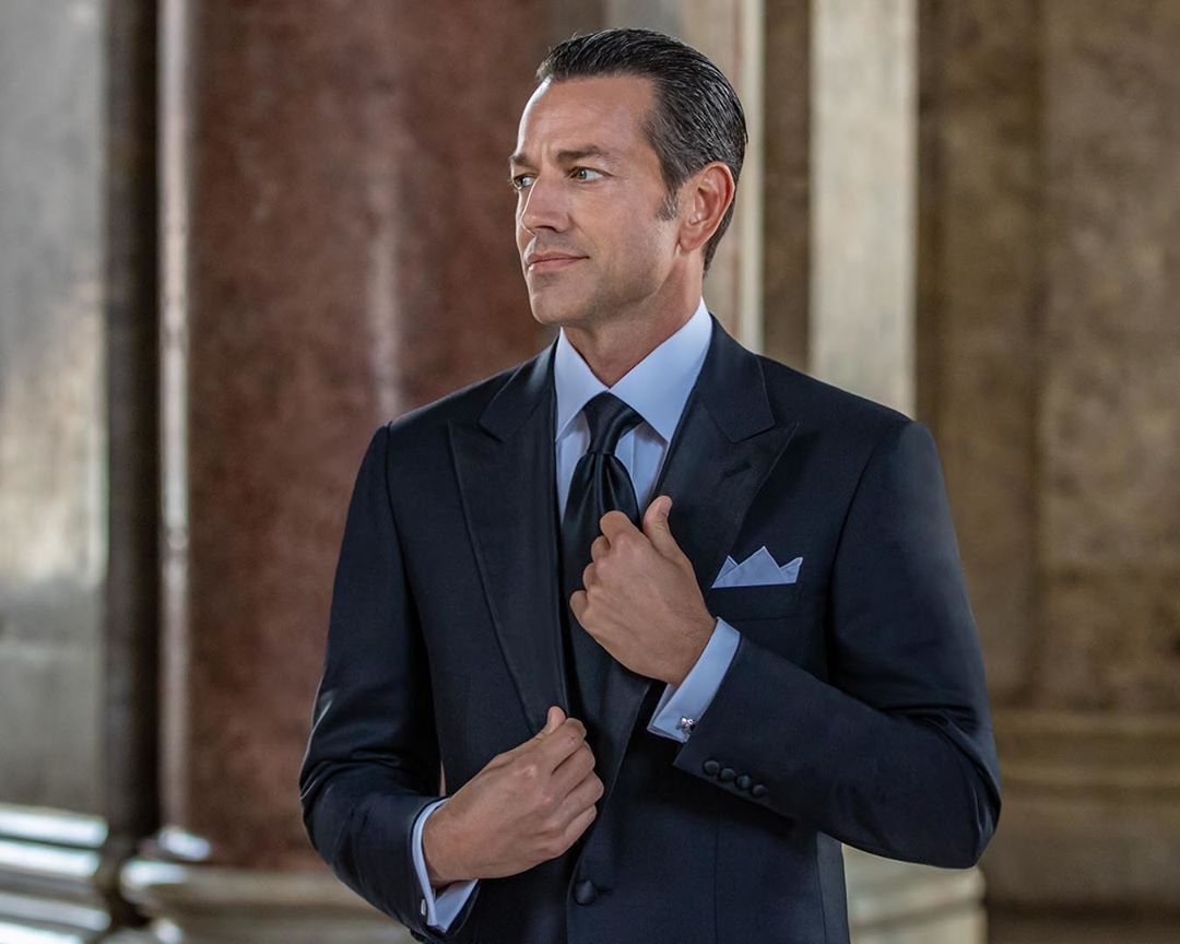 Stefano Ricci - Class begins in the #SR Man’s wardrobe: a perfect tailored jacket paired with the right tie is a necessity!⁣
.⁣
#stefanoricci #srworld #madeinitaly #fattoinitalia #srluxury #ootd