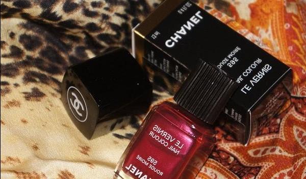 Chanel Le Vernis Nail Colour 595 Rouge Moire - review