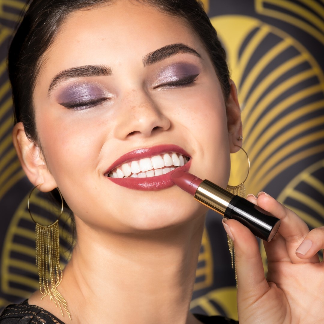 ARTDECO - Shine bright like a diamond thanks to our new limited ENTER THE NEW GOLDEN TWENTIES collection! ✨⠀⠀⠀⠀⠀⠀⠀⠀⠀
⠀⠀⠀⠀⠀⠀⠀⠀⠀
Get the look:⠀⠀⠀⠀⠀⠀⠀⠀⠀
Eye Designer Refill N°94 frosty mauve⠀⠀⠀⠀⠀⠀⠀⠀⠀
Eye...