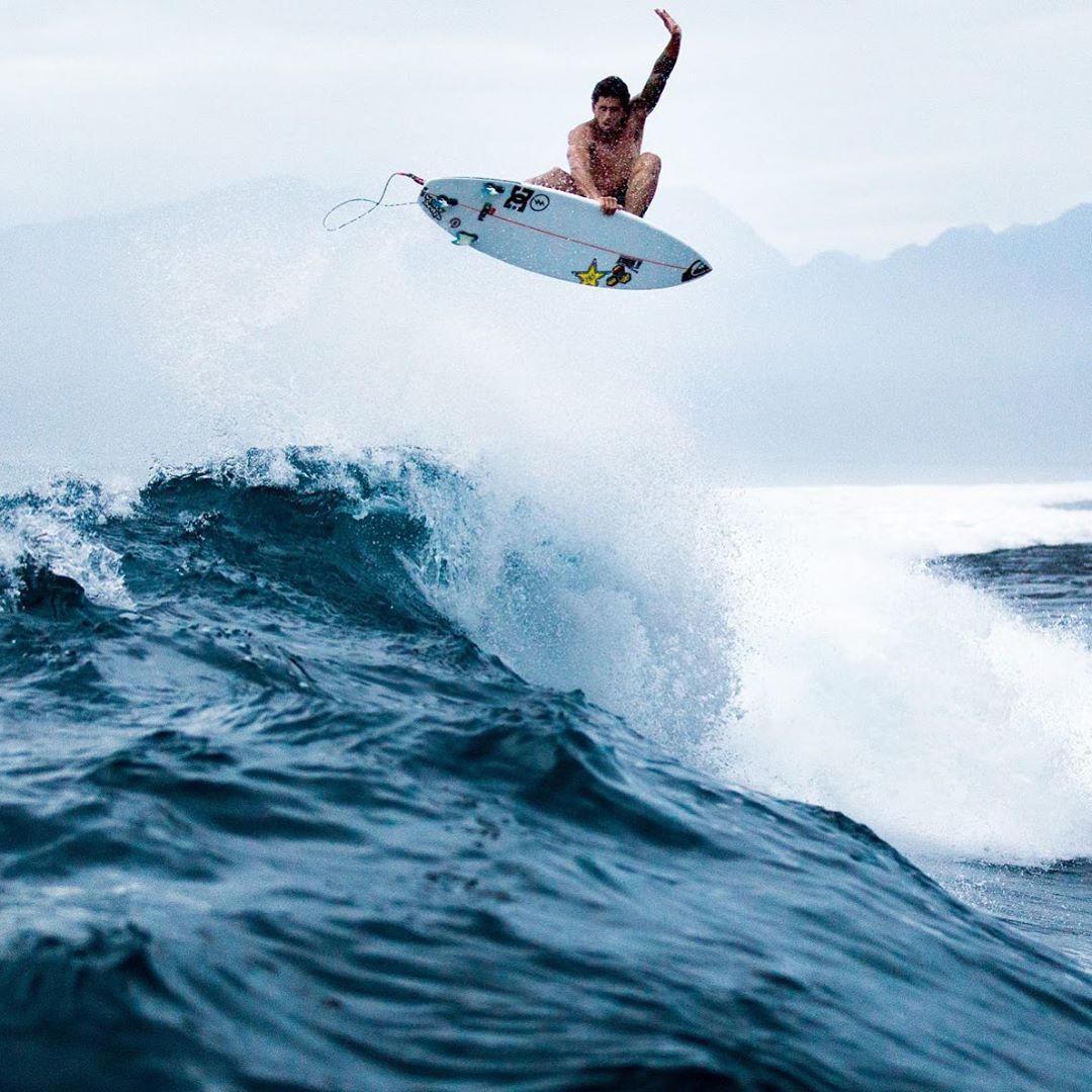 Quiksilver - Mountainous punt. @zekelau, reaching for the sky in Tahiti.