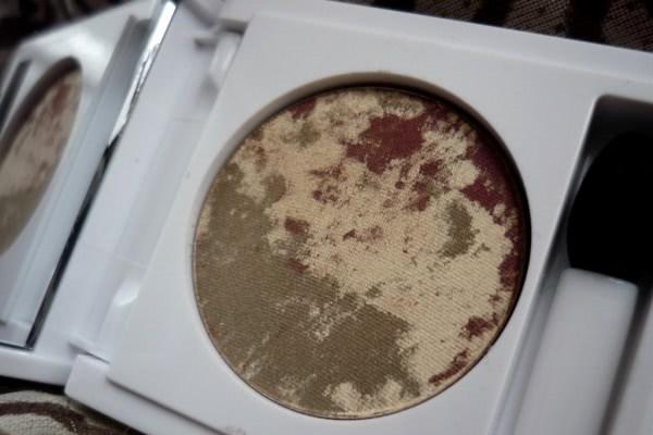 Poetea: Volcano eyeshadow 5106