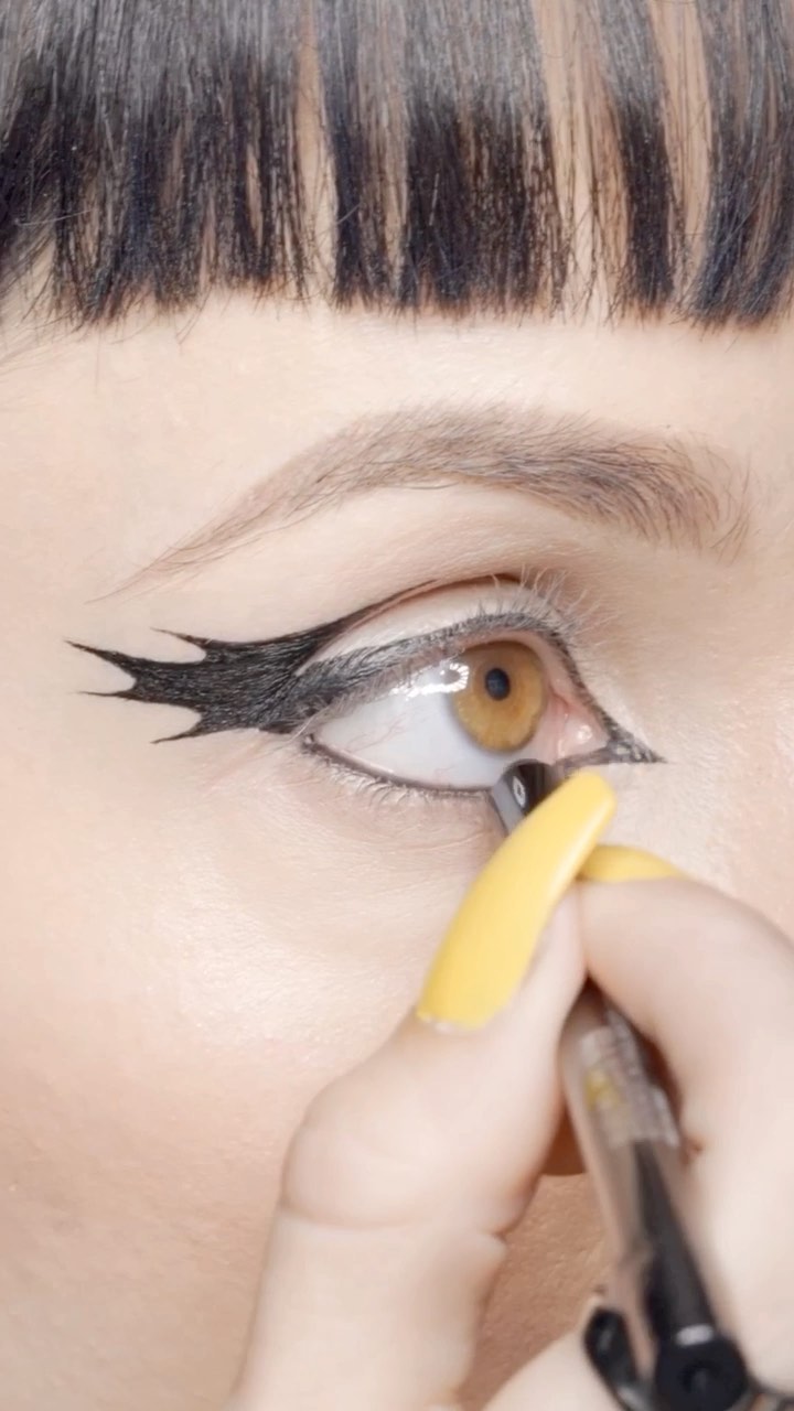 Maybelline New York - You can do this bat wing!👏 Our #hypereasy liner is perfect for all your Halloween looks🎃 because it hugs your lid for a super fine line that is easy to control. Tag a friend that...