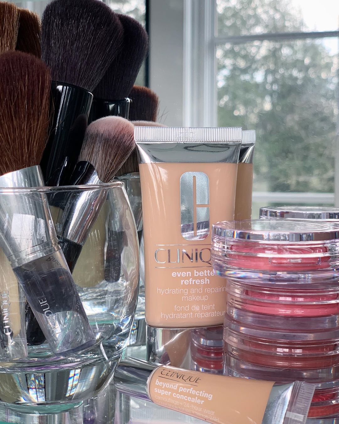 Clinique - Leave us a 🙋‍♀️ if your vanity looks a lot like this 😍⬇️ #Clinique #beauty #makeup #parabenfree #fragrancefree #happyskin