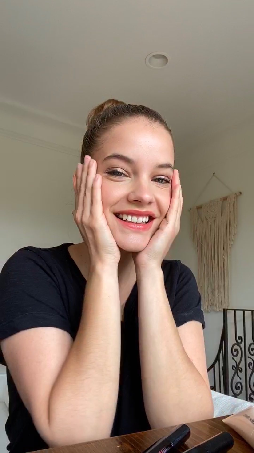 Armani beauty - From preparing the skin to applying the final touches of lip color, rediscover @RealBarbaraPalvin's feel-good beauty routine for a naturally glowing makeup look. 

Create the look:

CR...
