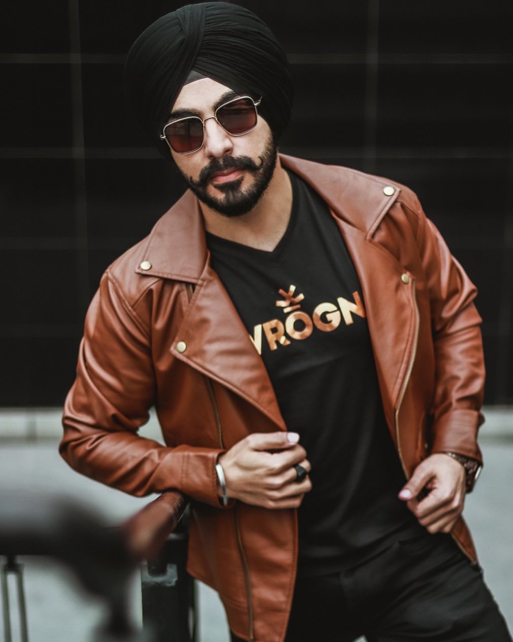 MYNTRA - Black and Tan are indeed a perfect clan!
📸 @gaajisingh 
Look up similar product code: 10784346 / 1320997 / 11237566
For more on-point looks, styling hacks and fashion advice, tune in to the b...