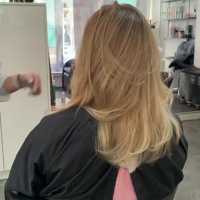 Schwarzkopf Professional - Crafting layers upon layers of
amazing TEXTURE! 😍
*Products* 👉 @hairbydils used
OSiS+ Texture Craft (part of the
#OSiSLongHairTexture styling 
collection!)

#OSiS #longhairt...