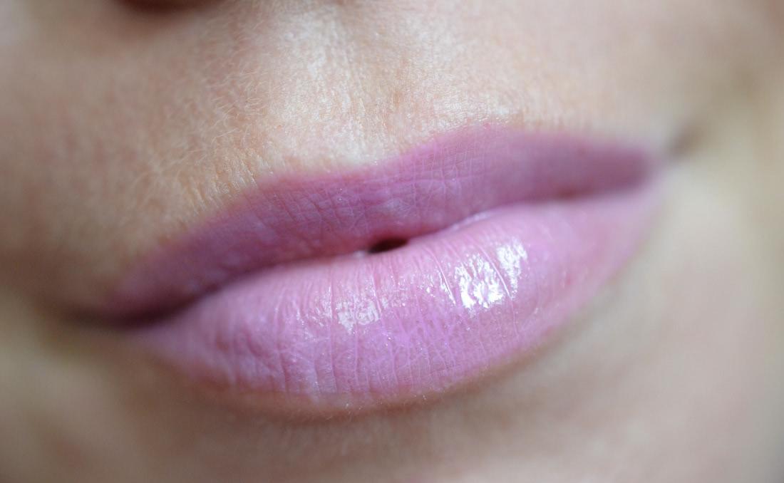 Обновленная линейка MAC Lipglass - отзыв9 b2de13_lbox.jpg