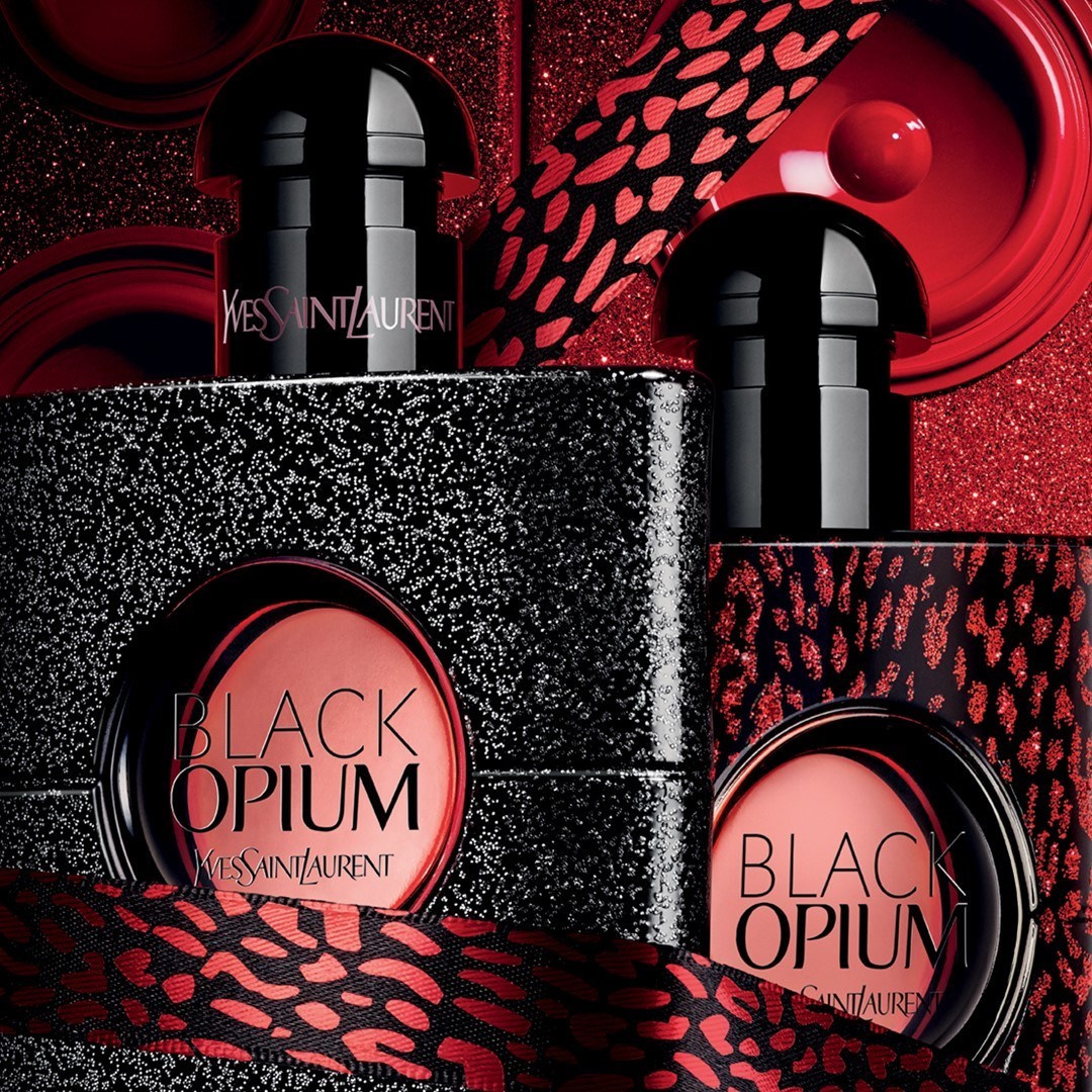 YSL Beauty Official - Black sparkles or red-hot feline glitters?
Get dressed in Black Opium for the Holiday season.
Choose the magnetic force that suits you, while languishing in the surge of black co...