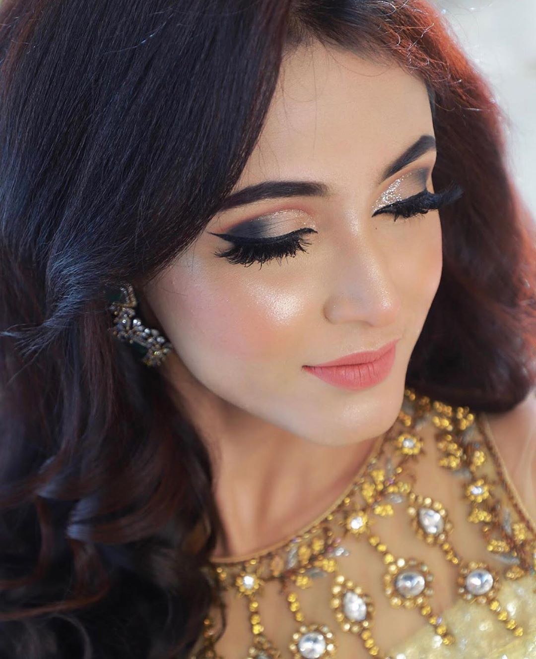 Iba - Wedding season is here! 💖💖 Learn how to re-create this amazing wedding look using Iba Makeup Box by a pro makeup artist @makeupbyfarheenhussain 

Video tutorial coming soon 💖

💗 Look created usi...