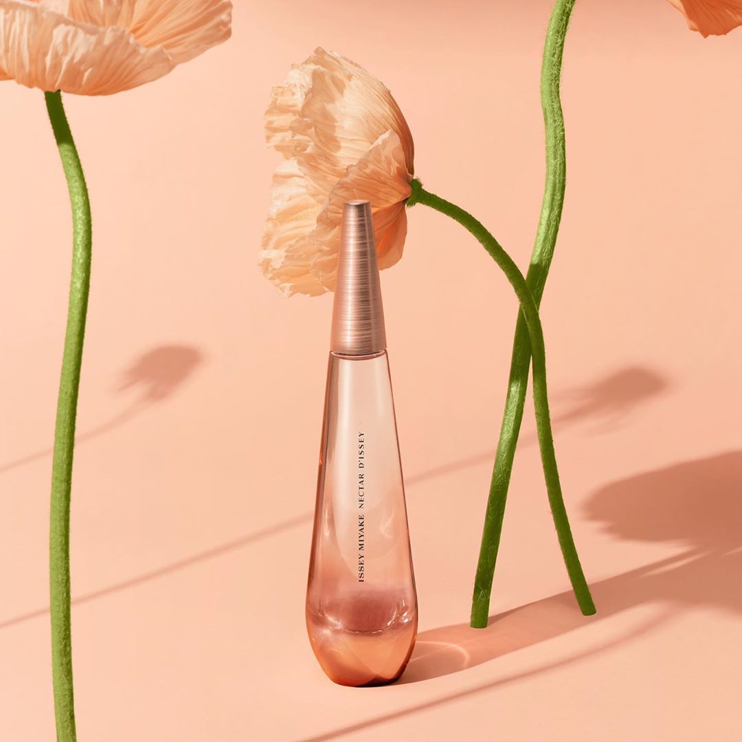 Issey Miyake Parfums - As a pink gold glow: Nectar d'Issey.
#nectardissey  #isseymiyakeparfums #movedbynature #fragrance