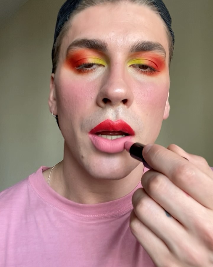 СЕРГЕЙ НАУМОВ - Обожаю это помаду!!! #muaawesome #modelmalay #dazedbeauty #makeupeditorial #makeupart #runwaymakeup #makeuptrend #promakeupartist #makeupkulture #uniquemakeup