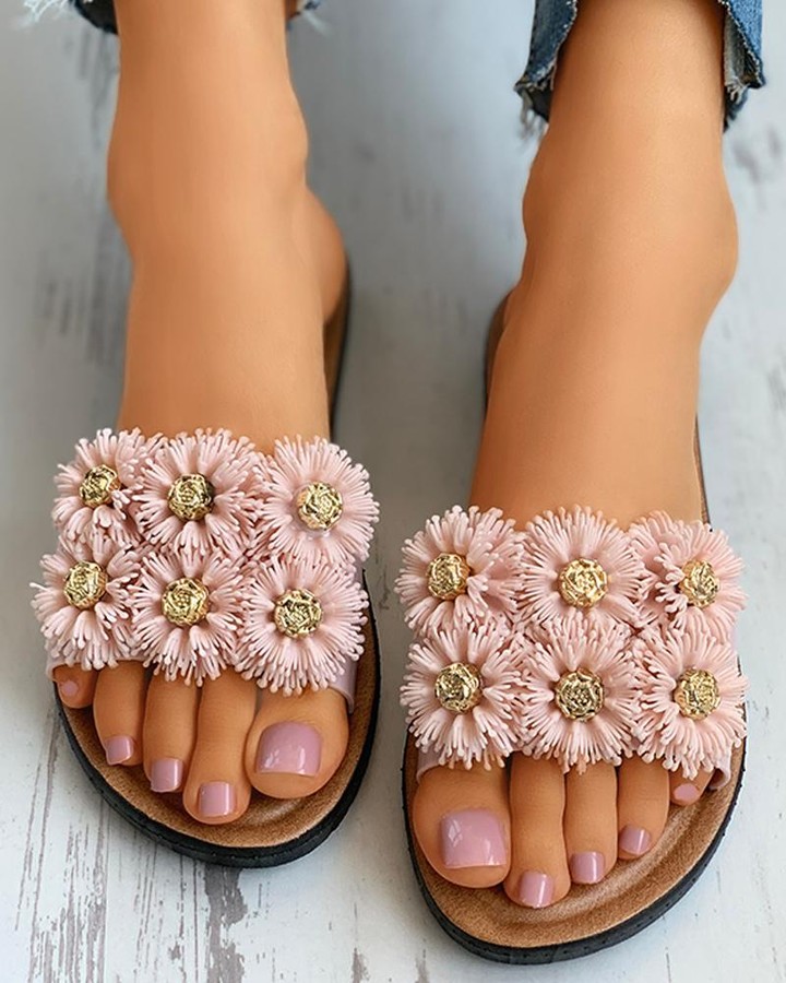 boutiquefeel_official - ⁠
Floral Pattern Detail Open Toe Flat Slider⁠
Click https://www.boutiquefeel.com to ⁠
search LZT2723 get more details.⁠
⁠
 #shoes #fashion #summer #style