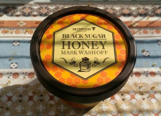 Маска-скраб SKINFOOD Black sugar HONEY mask wash off фото