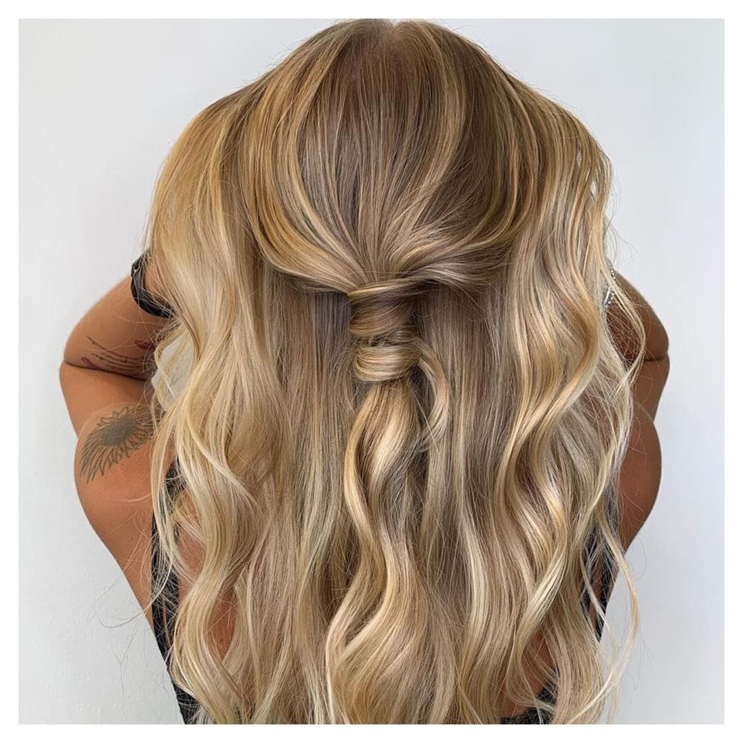 L'Oréal Professionnel Paris - Hair by @pagliaraniluca_hairstylist 🇮🇹
.
🇺🇸/🇬🇧 Do you want to achieve this shiny wavy look? ✨
Here are some tricks to get S-waves with Steampod 3.0 :
1⃣ Always wave away...