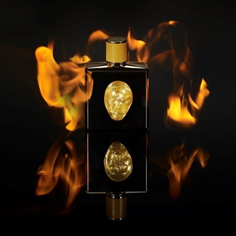 Valmont Official Account - Chantilly Cream elevates Mica d’Oro I to tantalizing sensuality... As your invitation to touch, play and feel the intense richness of its immersive texture.
Addictive decade...