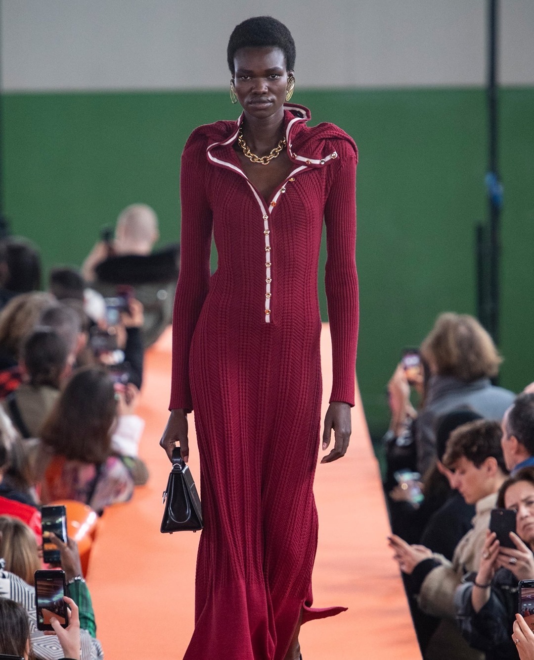 A N T O N I O L I . E U - Runway look: @yproject_official burgundy ruffle necklace knit dress