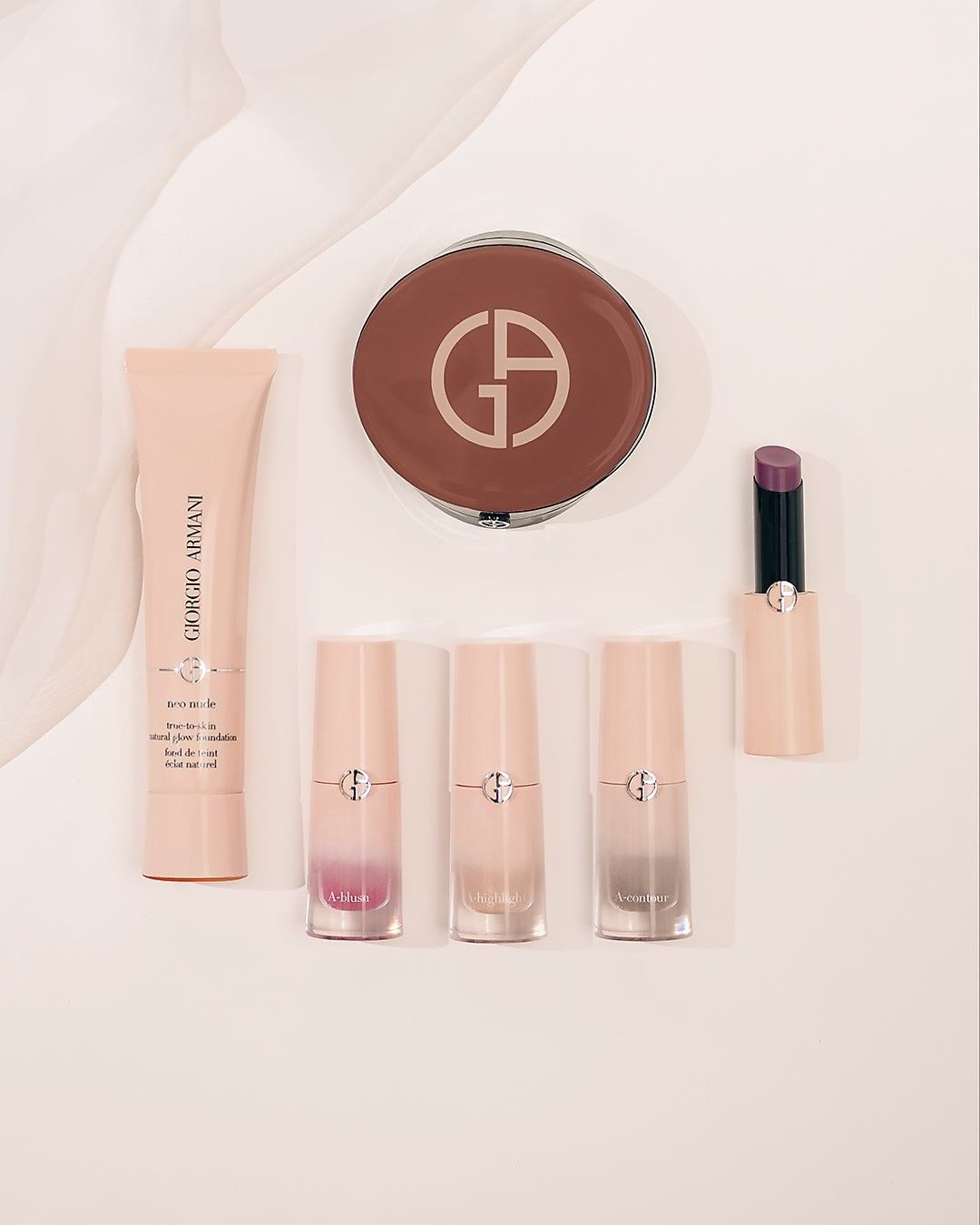 Armani beauty - Makeup essentials for a nude summer glow. The breathable products of the NEO NUDE collection blend together weightlessly for a naturally feel-good beauty look. 

 #ArmaniBeauty #Armani...