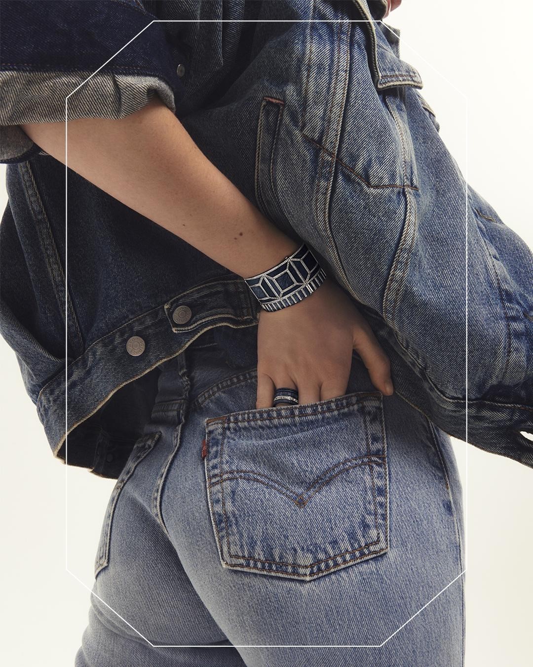 Boucheron - When jeans and High Jewelry come together - Discover our new Quatre innovation capsule collection starring two unique pieces. A High Jewelry ring and cuff bracelet, made of white gold, dia...