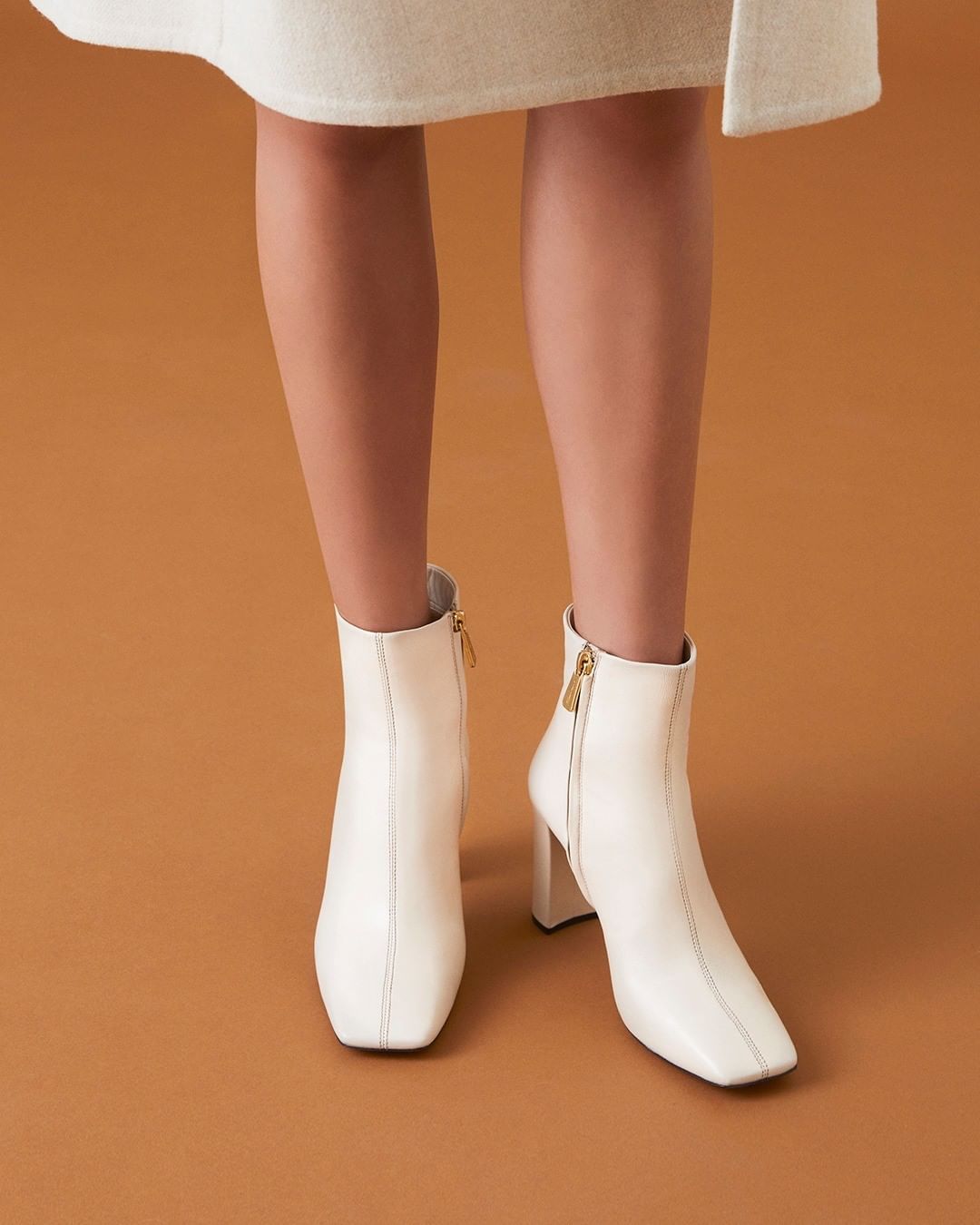 Santoni - An ankle boot with an elegant square toe, for a return to '50s glamour. #Santoni #SantoniFW20 #MadeinSantoni