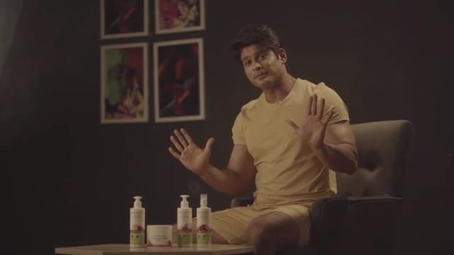 Mamaearth - #Repost
Look who’s become a fan of the Mamaearth Onion range!
@realsidharthshukla is delighted by the effects the Onion range has on his hair, making them stronger and shinier.

“The Onion...