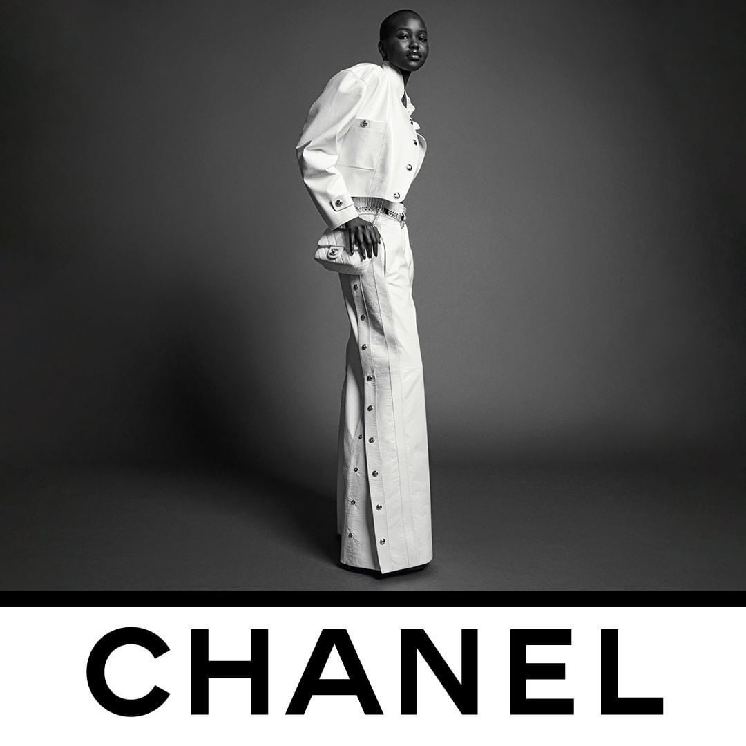 CHANEL - The sophisticated simplicity of a white leather look. The CHANEL Fall-Winter 2020/21 Ready-to-Wear collection is now in boutiques.
Photographed by Inez & Vinoodh. 

#CHANELFallWinter #CHANEL...