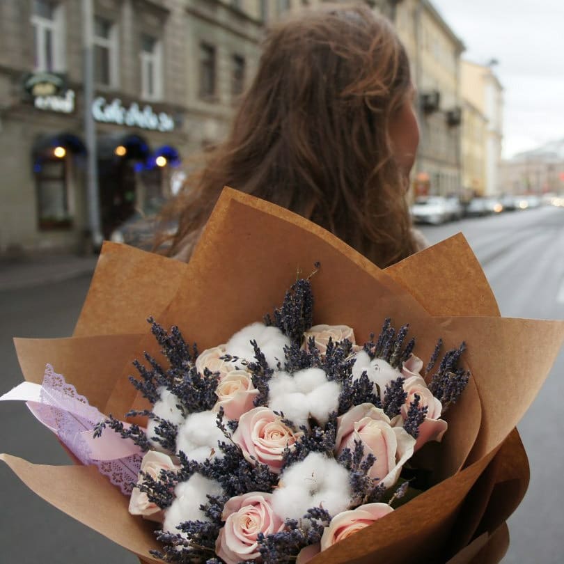 Цветы | Доставка | Букеты СПб - Воздушные, летящие, неведомые 💭
⠀
Цветы хлопка ассоциируются с чем-то лёгким, натуральным, приятным и помогают окунуться в атмосферу нежности и уюта.
⠀
Так, последним в...