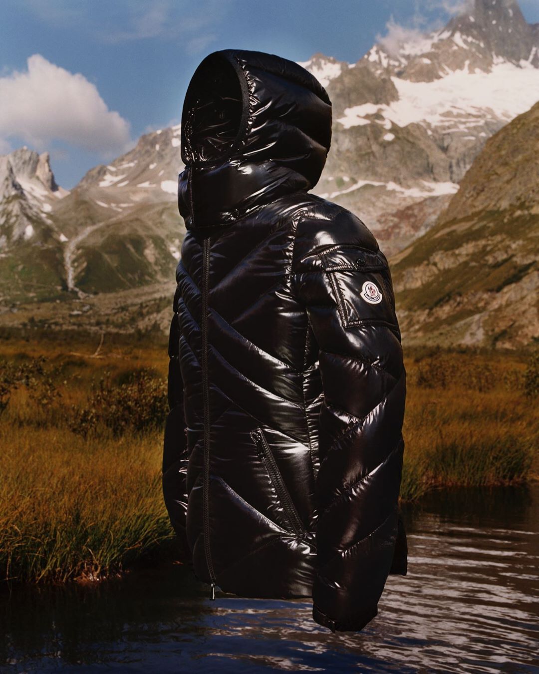 Moncler бренд. Монклер бренд. Чел в монклер. Люди в монклер. Moncler на человеке.