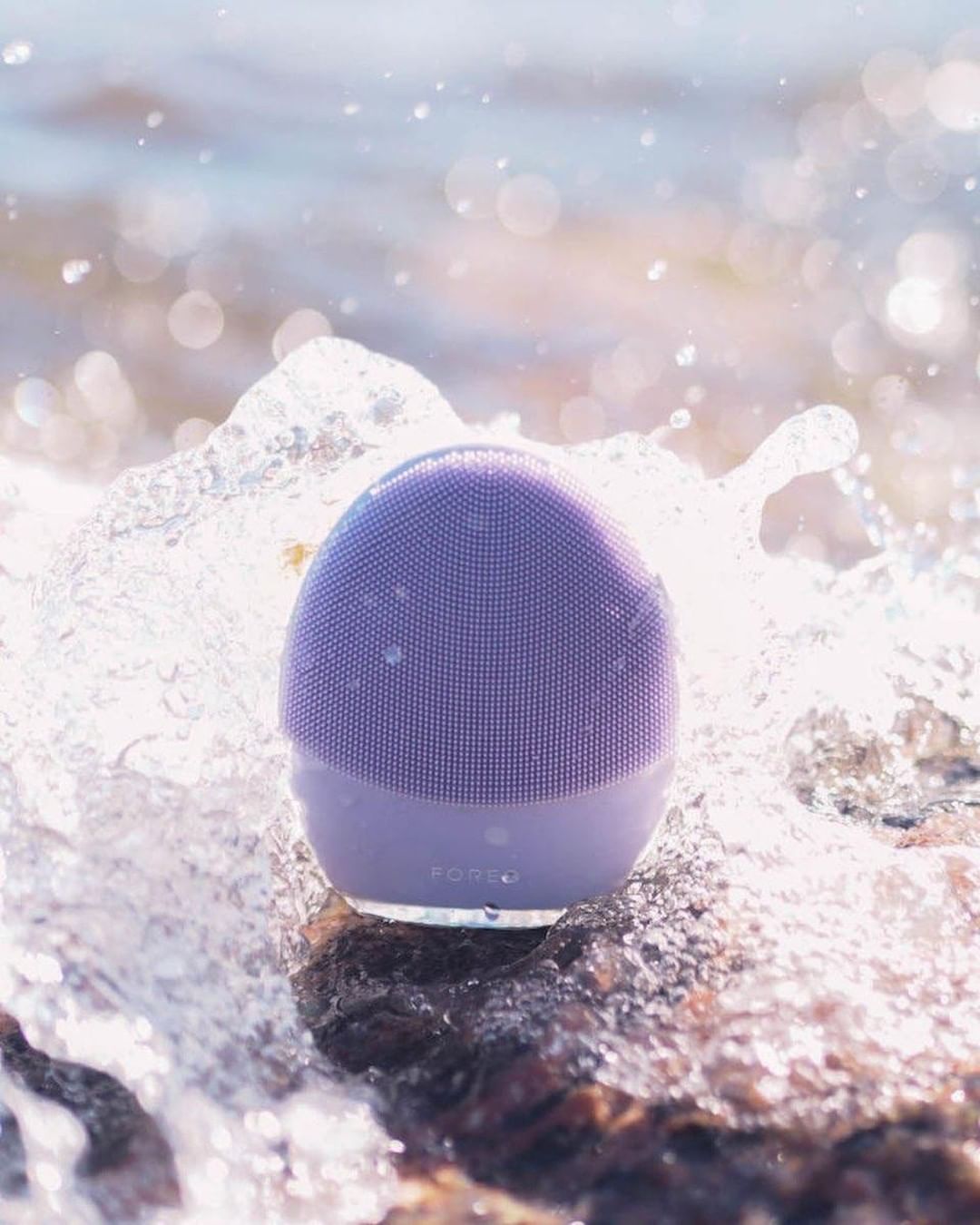 FOREO - How's your skin handling summer ☀️🌊!?
Sea salt, sun, and fun can play a toll on your skin, so don't forget to properly take care of it. The key to avoid breakouts during the summer is to prope...