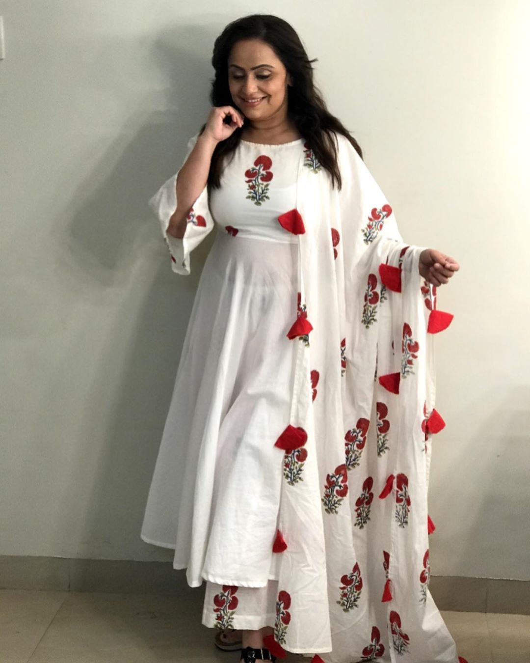 Mirraw - @vaishnavimacdonald_official looks amazing in the off white block print cotton kurta set.
Shop the amazing handprinted kurta sets from our collection on @mirraw.
Product ID:2950604
check out...