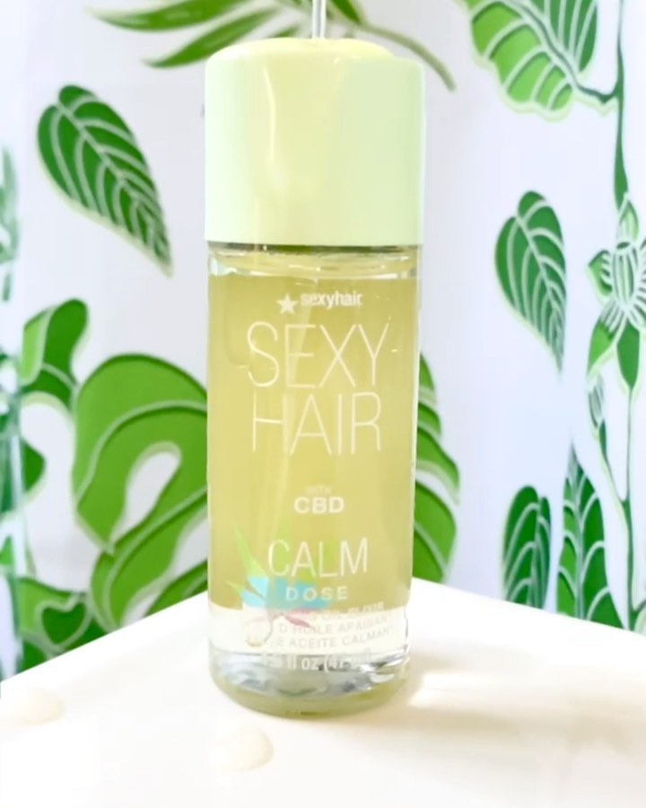 SexyHair® - Satisfying.⁣
Hair in distress? No problem, give yourself a Dose of Calm SexyHair Dose Soothing Oil Elixir. This silicone-free oil soothes & hydrates from midlengths to ends while reducing...