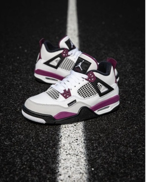 Foot Locker ME - #BAHRAIN #RIYADH #KUWAIT #DUBAI #QATAR 
Dropping on the 10th of October! Nike Air Jordan 4 “Retro”
Comment the country you live in, U.S. size & tag 3 friends to enter the draw to win...