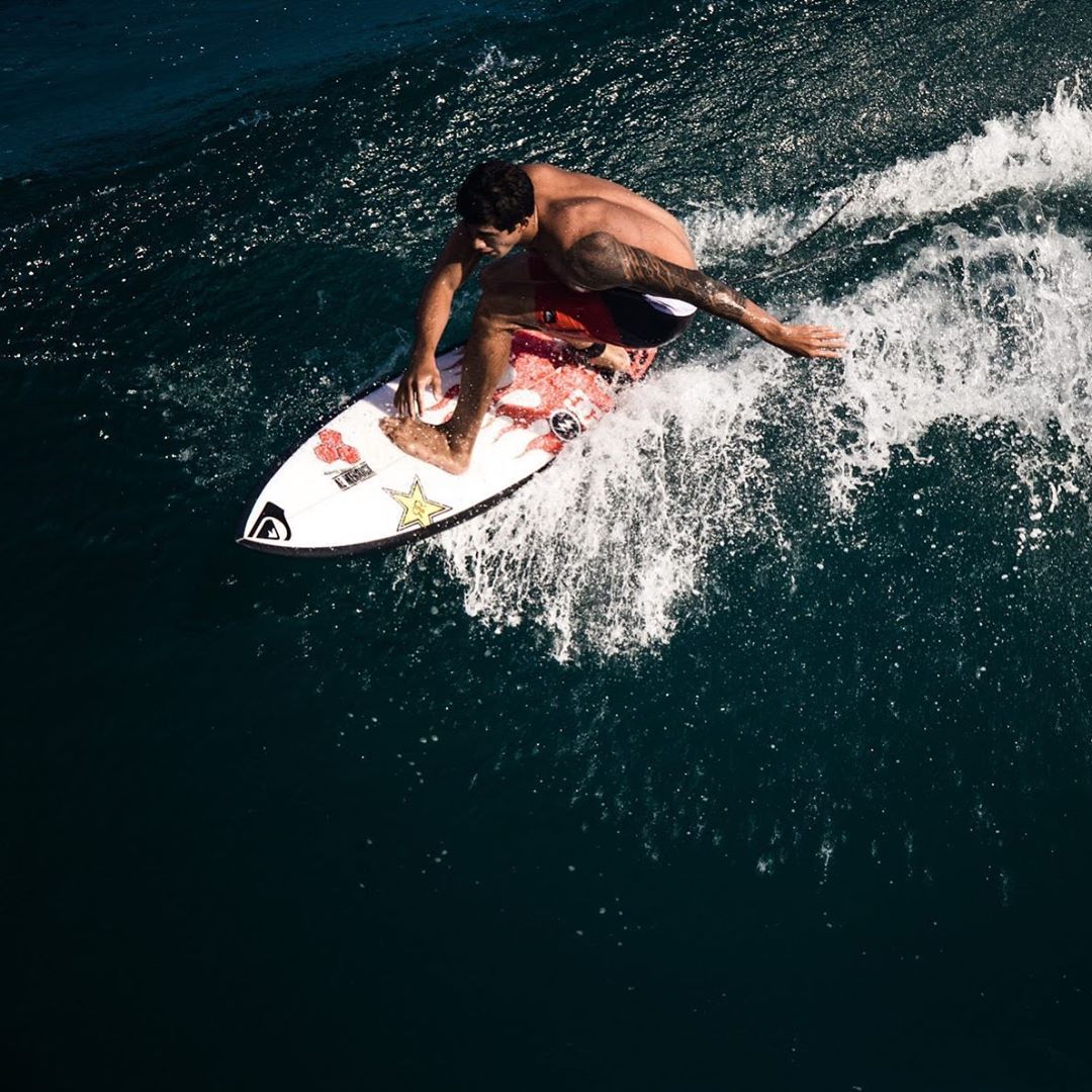 Quiksilver - It’s all in the details. @zekelau and a power line from above.