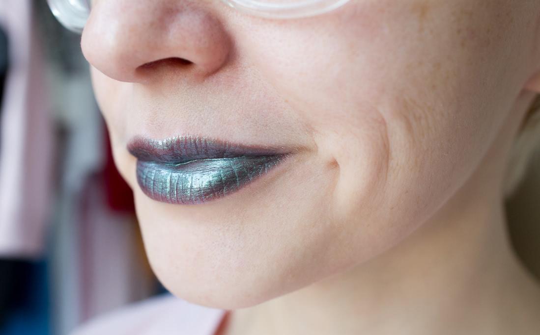 NYX Midnight Chaos chromatic lip gloss - лимитированный блеск для губ со вкусом разочарования10 5bdc6c_lbox.jpg