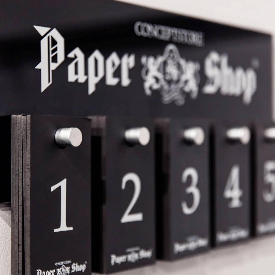 PAPER SHOP CONCEPT STORE - Paper Shop – концептуальный мультибрендовый магазин формата Outlet. Здесь вы найдете одежду, обувь и аксессуары таких известных брендов, как Calvin Klein, Tommy Hilfiger, Po...