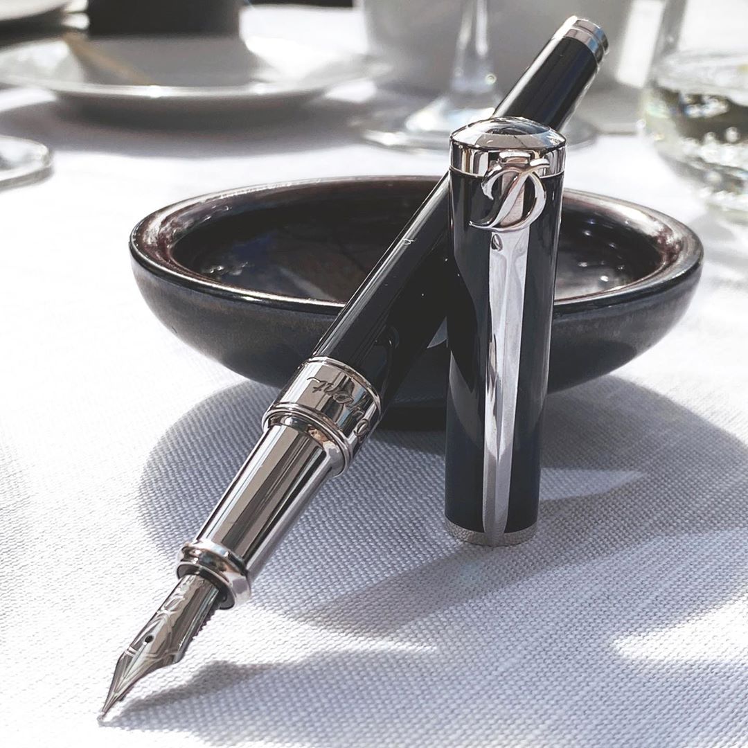 S.T. Dupont Official - S.T. DUPONT SWORD PEN COLLECTION
 
"THE PEN IS MIGHTER THAN THE SWORD".
A pen is not just an object, but a powerful weapon to express ideas or feelings.The clip of each pen is e...